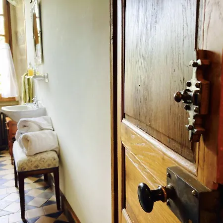 Chateau Isigny, Le Plus Petit Et Le Plus Secret Des Chateaux De Charme Exterior photo