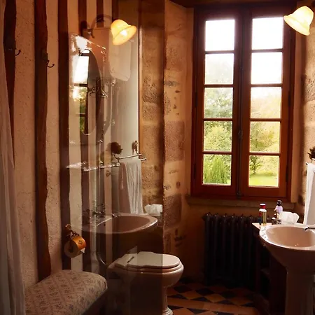 Chateau Isigny, Le Plus Petit Et Le Plus Secret Des Chateaux De Charme Exterior photo