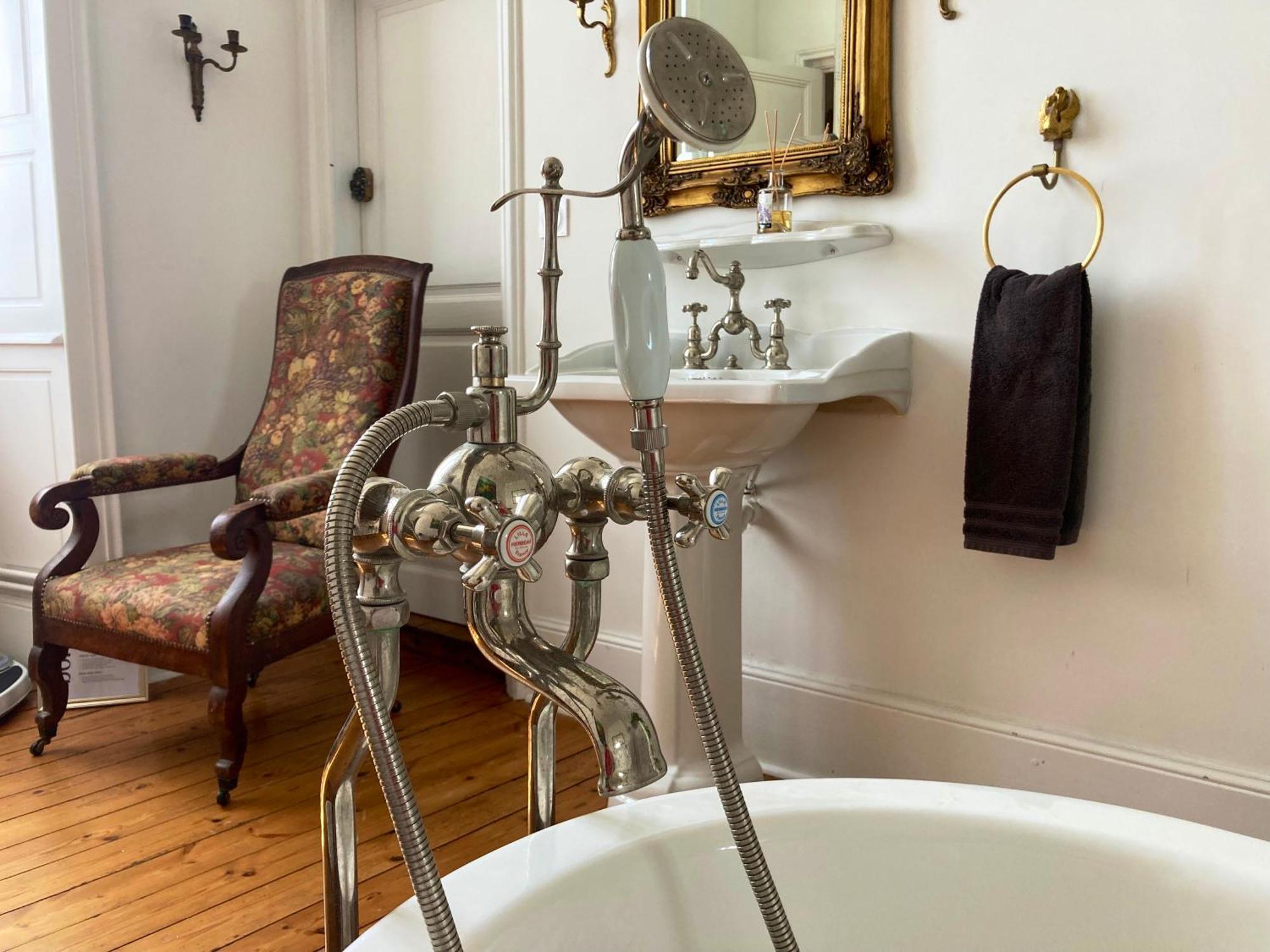 Chateau Isigny, Petit Et Secret Des Chateaux De Charme 4* Isigny-le-Buat