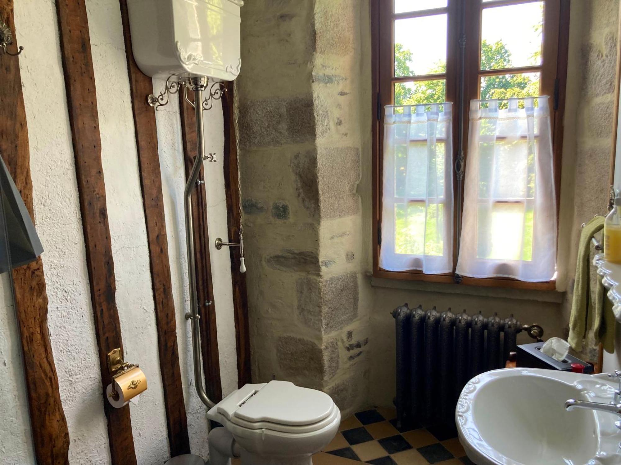 Bed & Breakfast Chateau Isigny, Petit Et Secret Des Chateaux De Charme Isigny-le-Buat