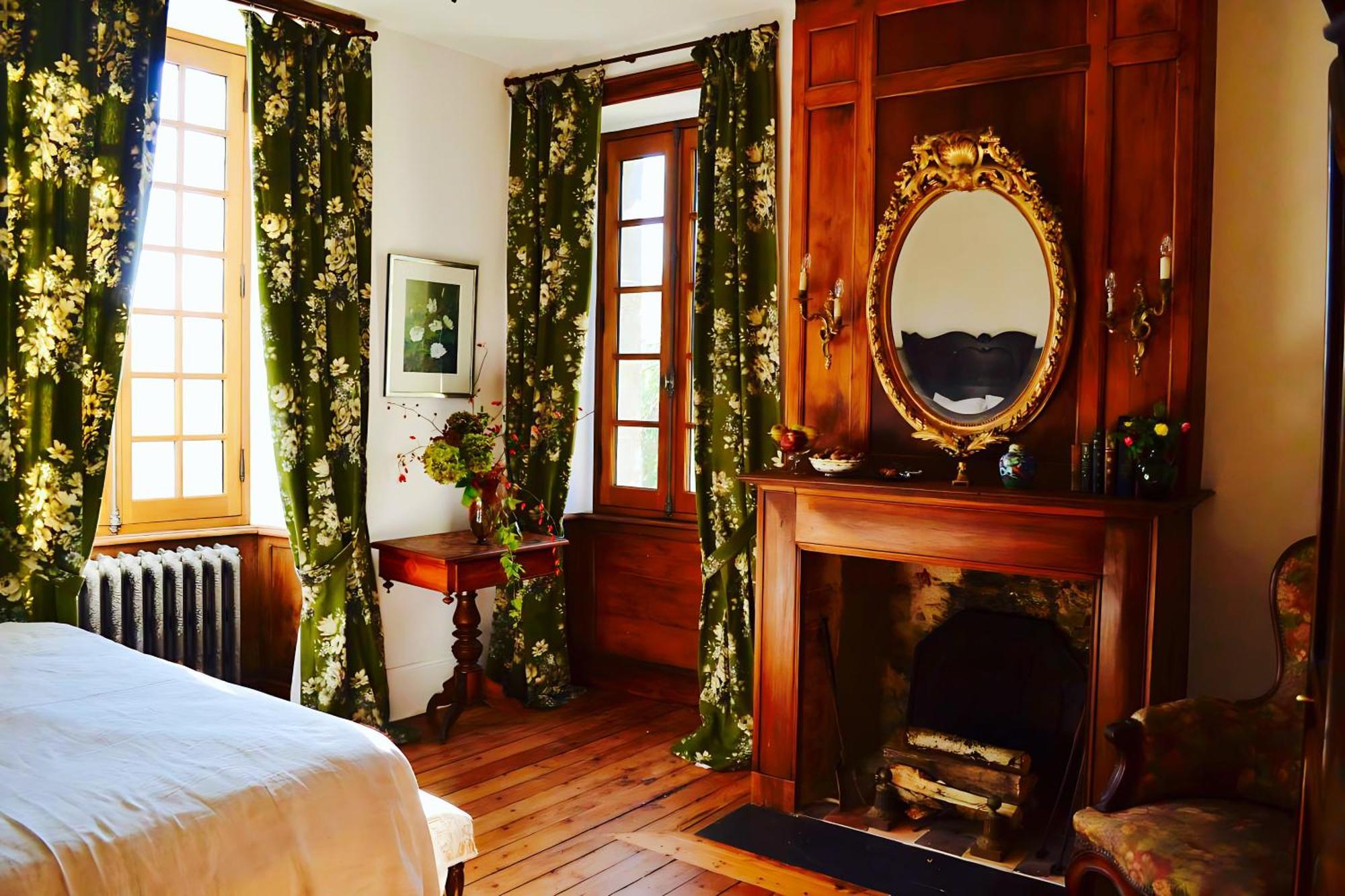 Chateau Isigny, Petit Et Secret Des Chateaux De Charme Bed & Breakfast